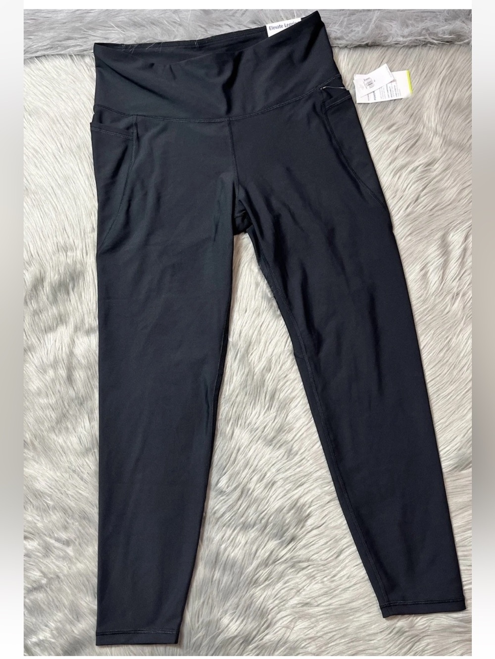 Old Navy Women’s Black Elevate 7/8 Ankle High Rise Pocket Leggings XL